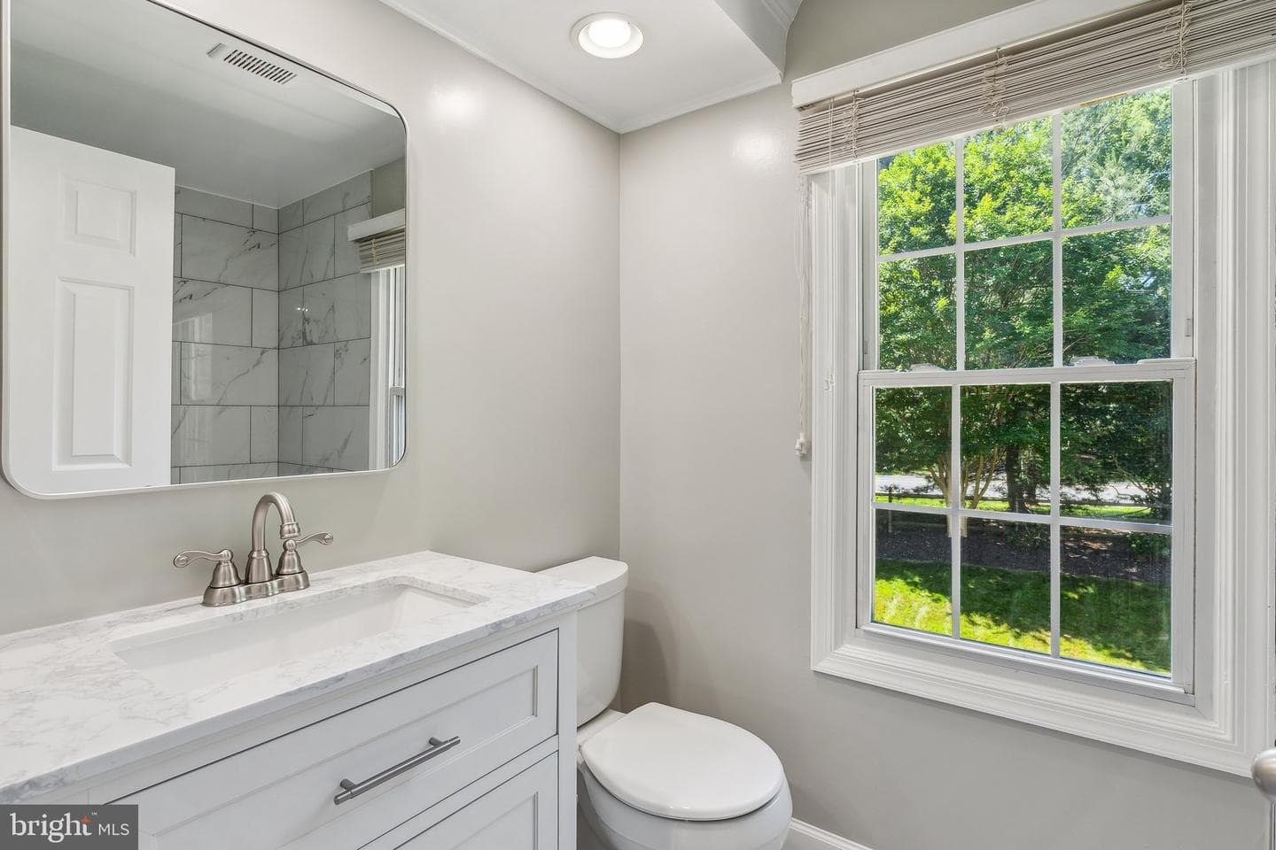 3308 Sandburg Terrace photo 36