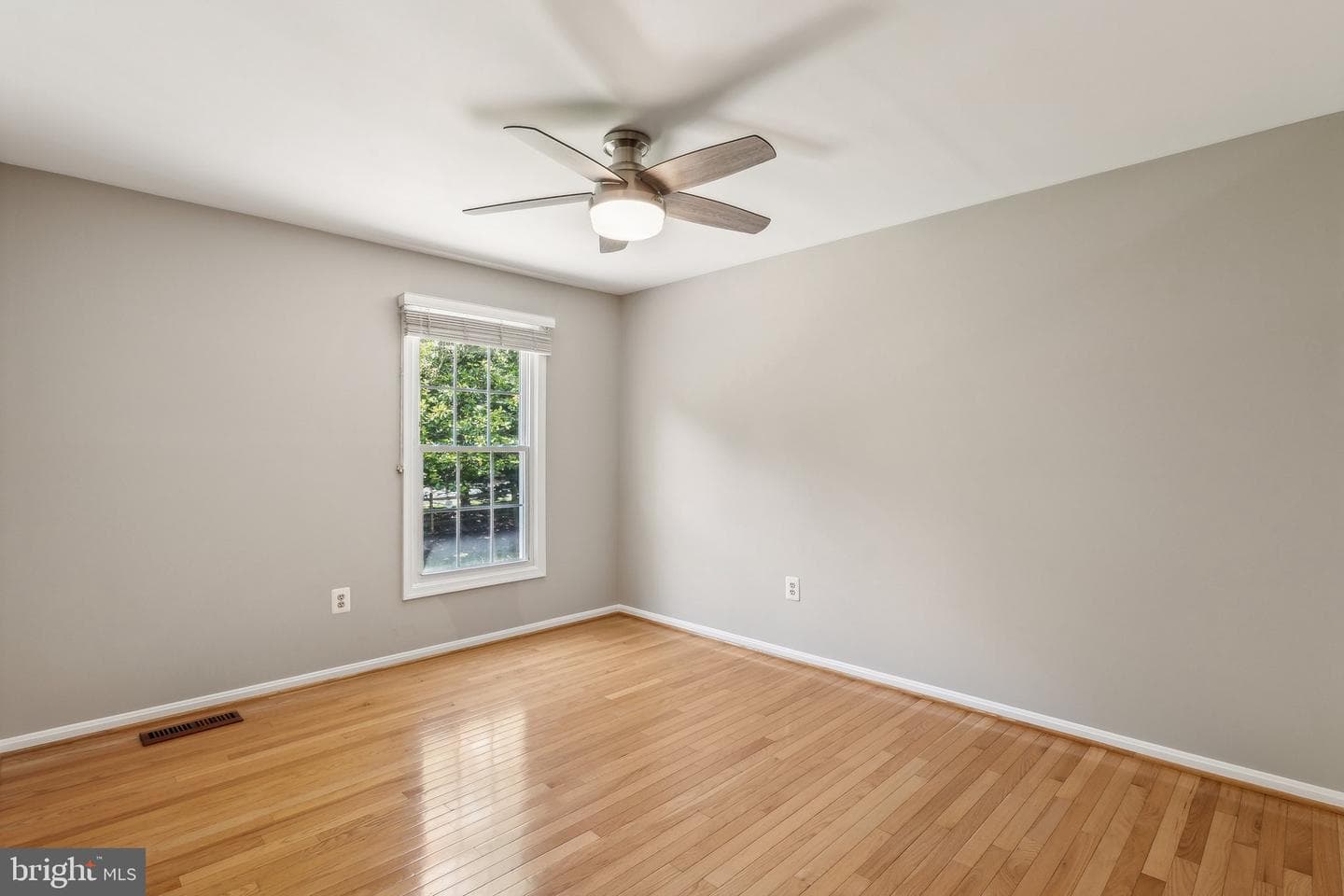 3308 Sandburg Terrace photo 37