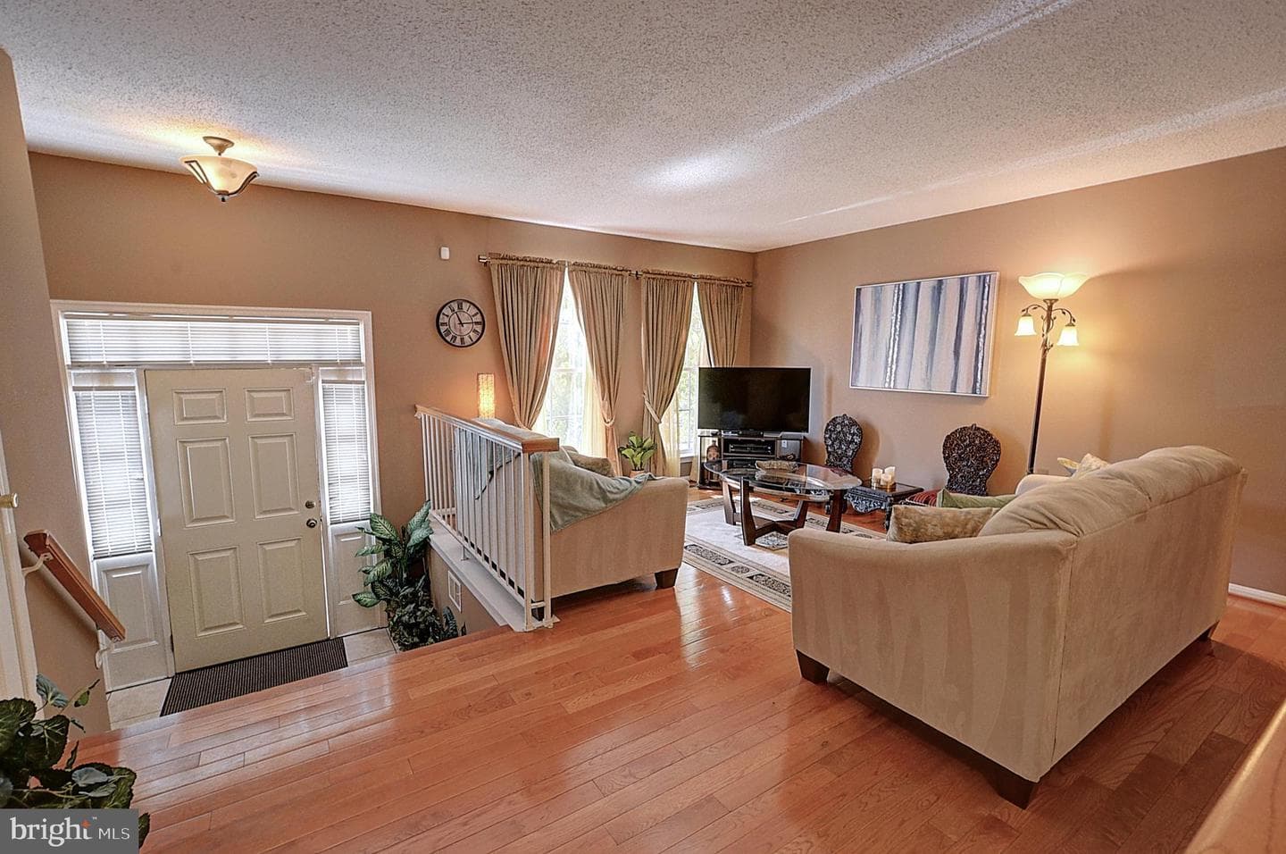 14807 McKnew Road photo 5