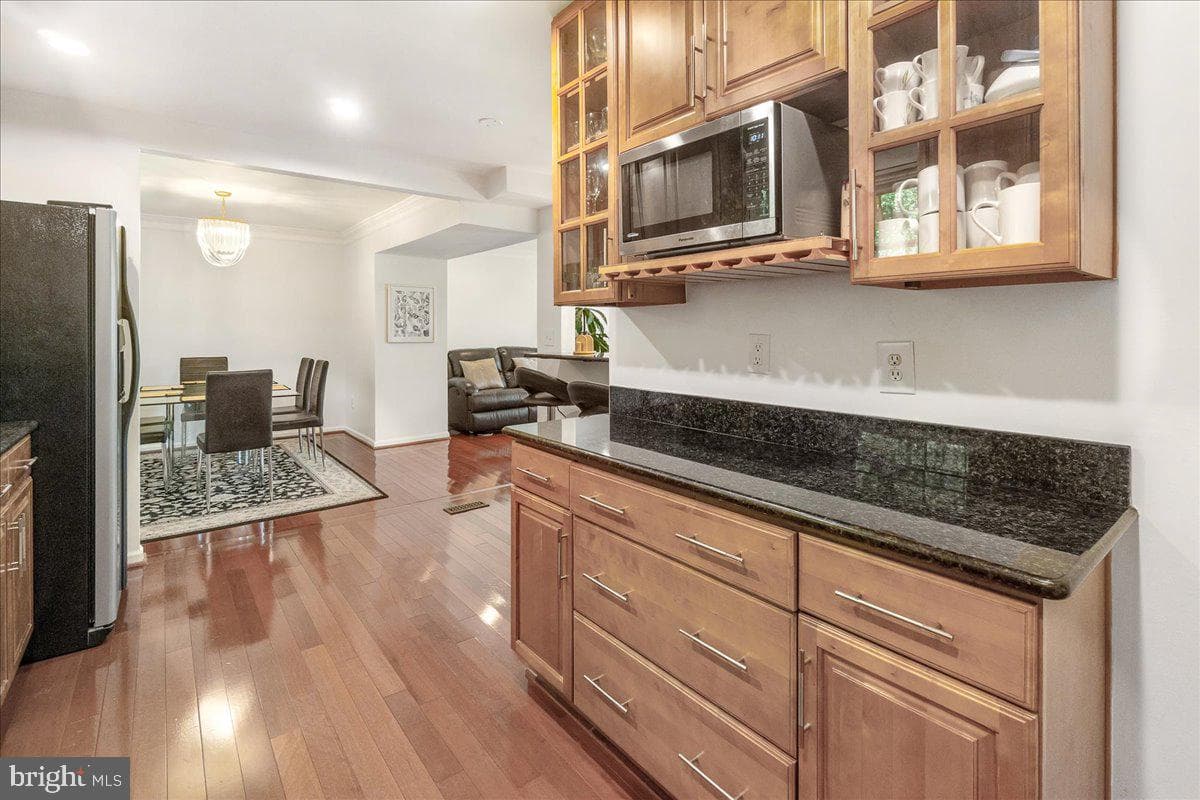 8925 Alliston Hollow Way photo 10
