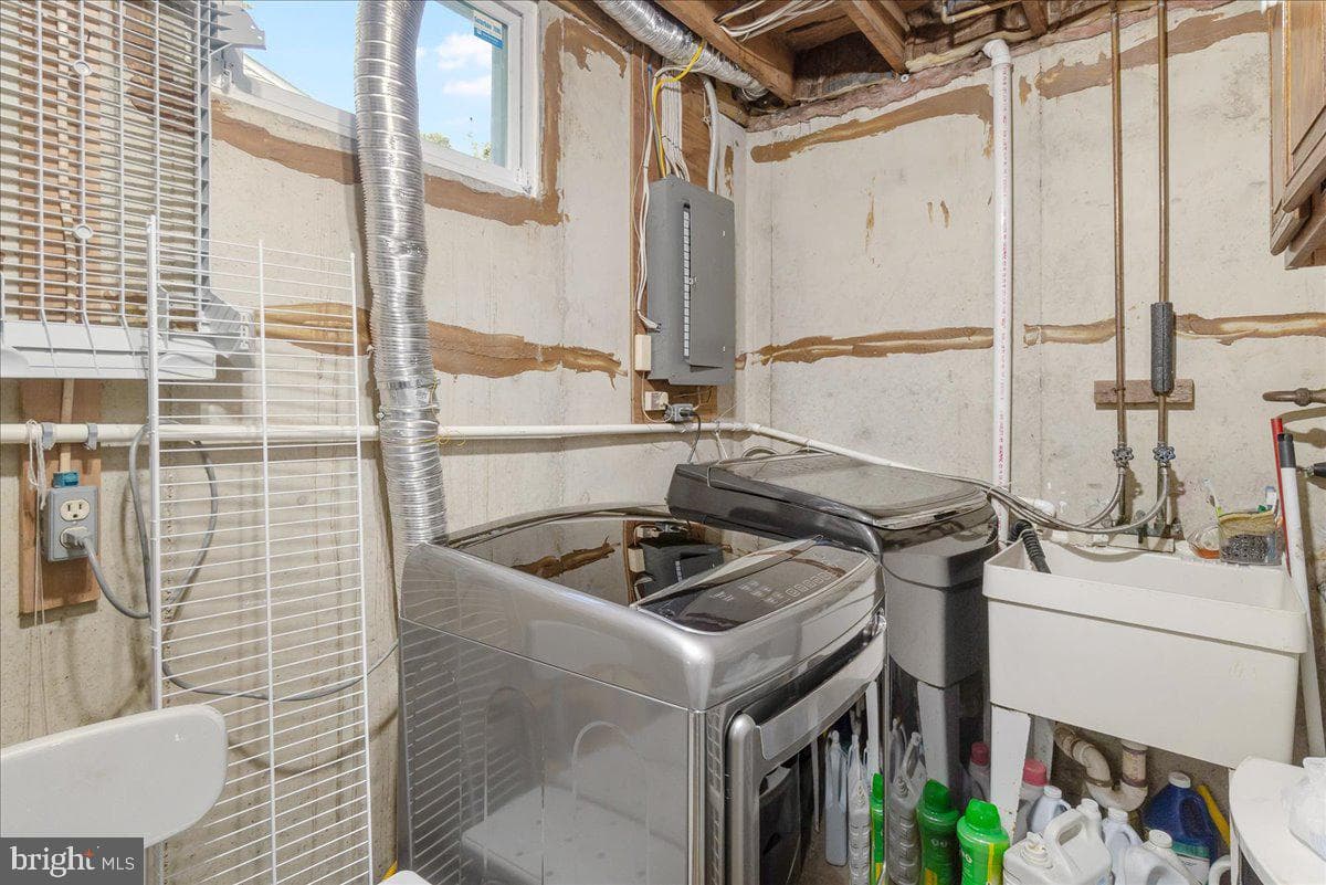 8925 Alliston Hollow Way photo 31
