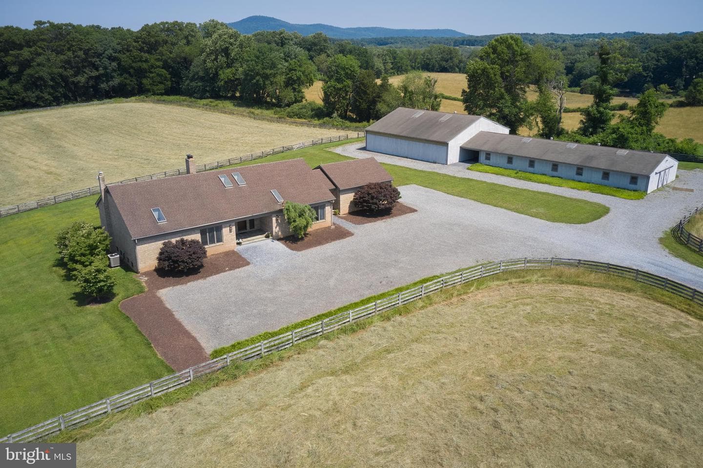 21520 Peach Tree Road photo 2
