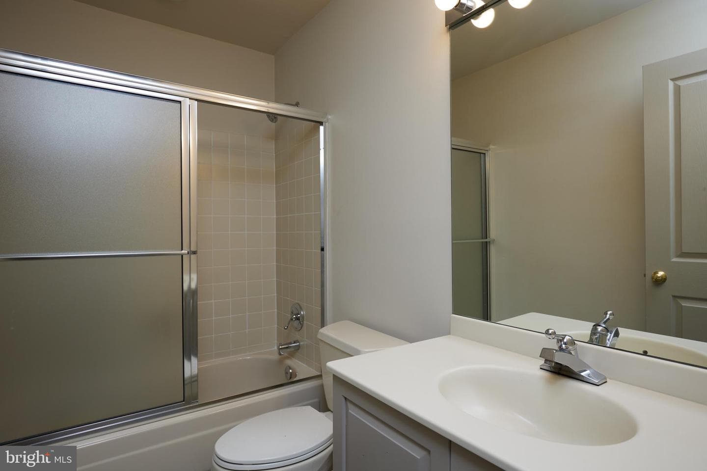 21520 Peach Tree Road photo 27
