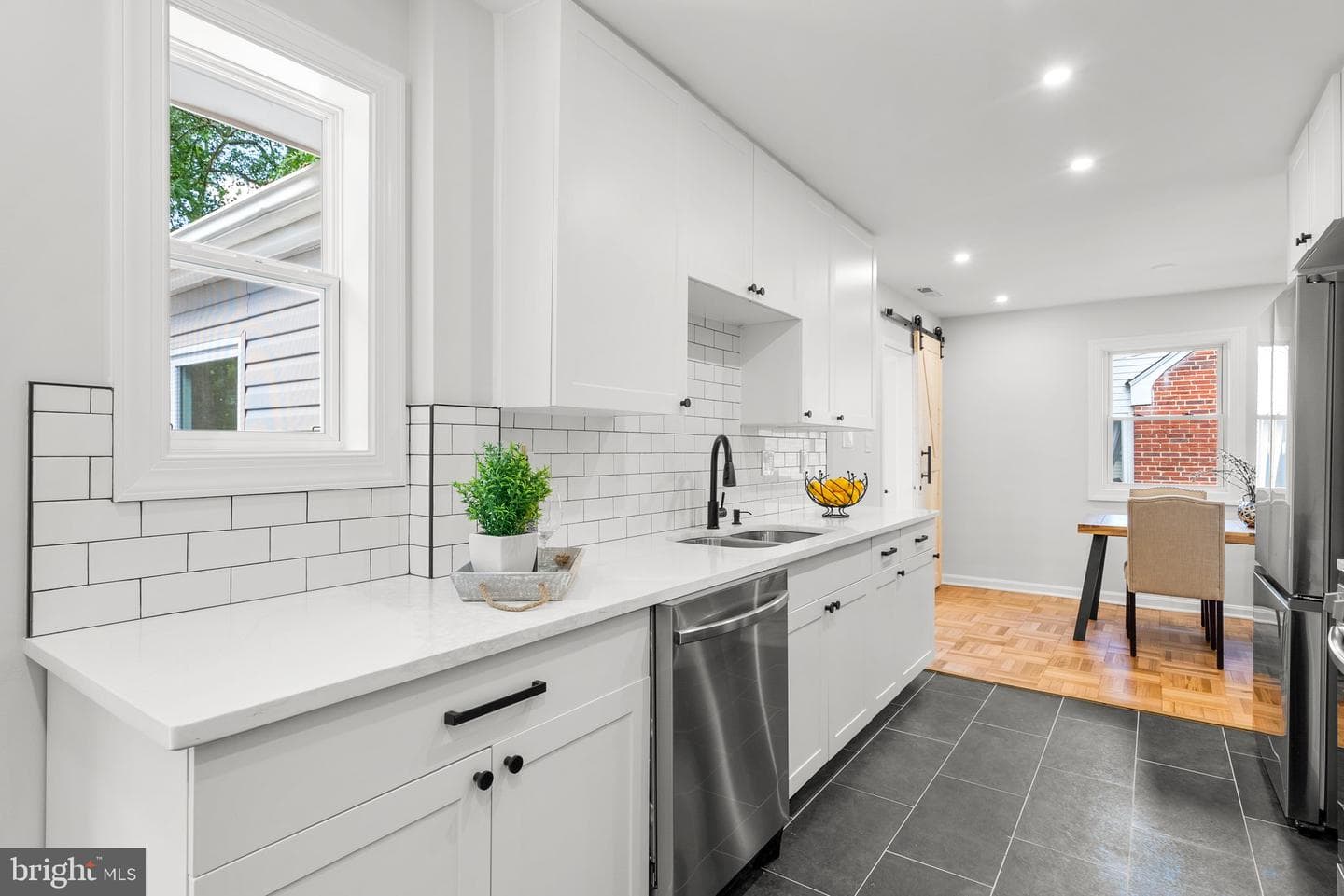 2413 Eccleston Street photo 12