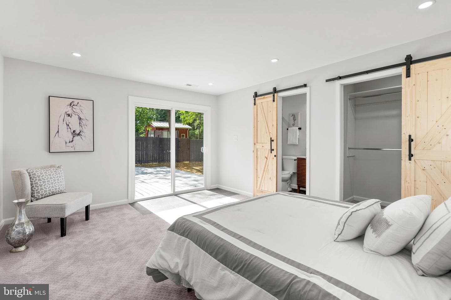 2413 Eccleston Street photo 17