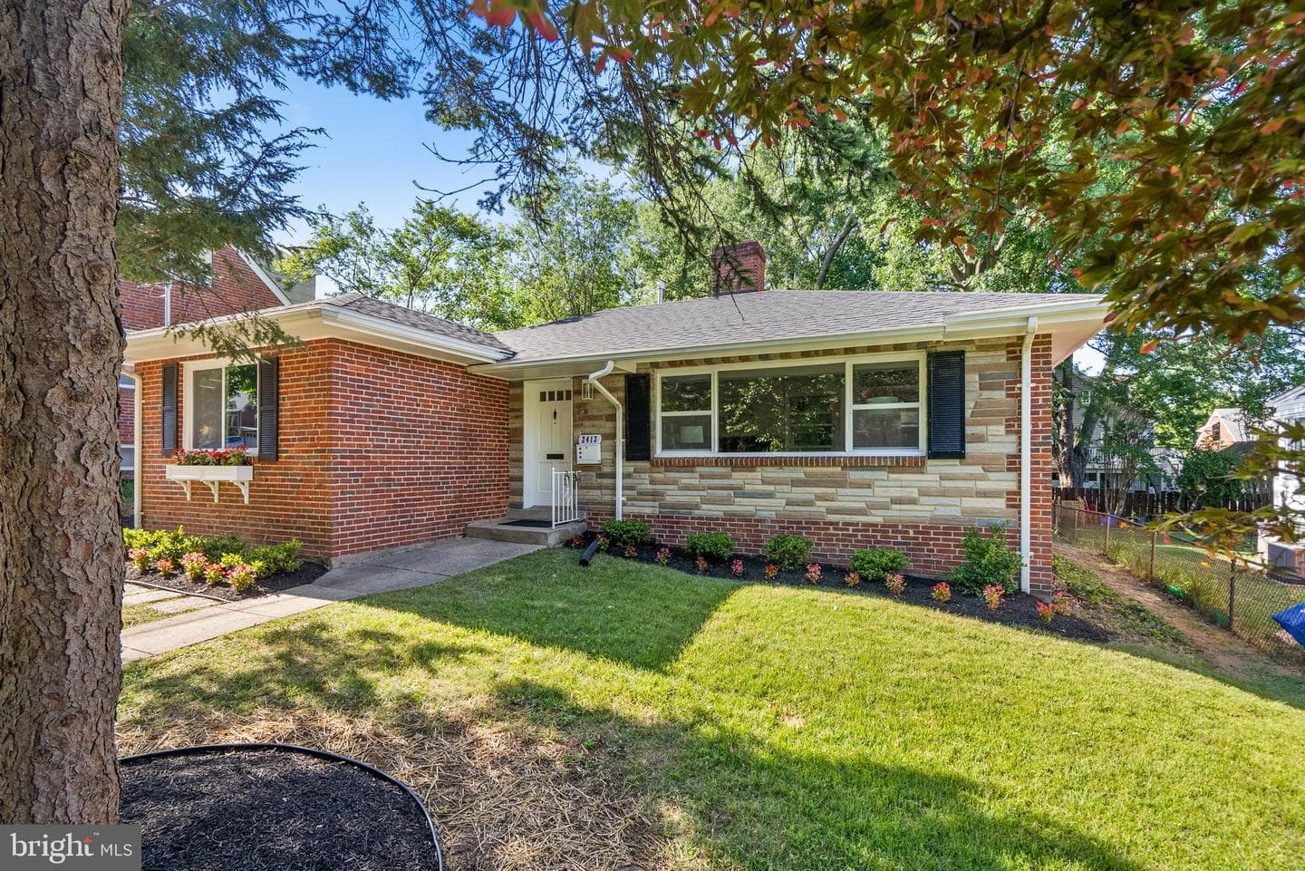 2413 Eccleston Street photo 2
