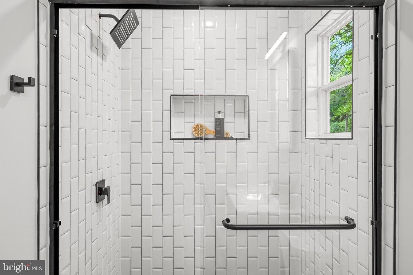 2413 Eccleston Street photo 23