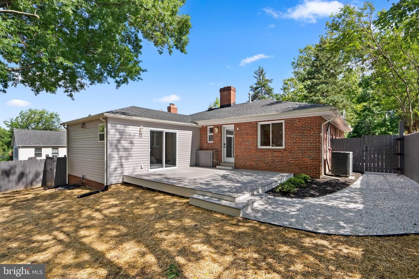 2413 Eccleston Street photo 34