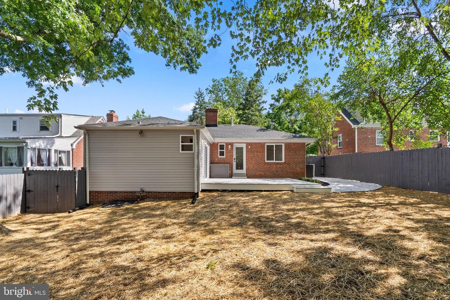 2413 Eccleston Street photo 35