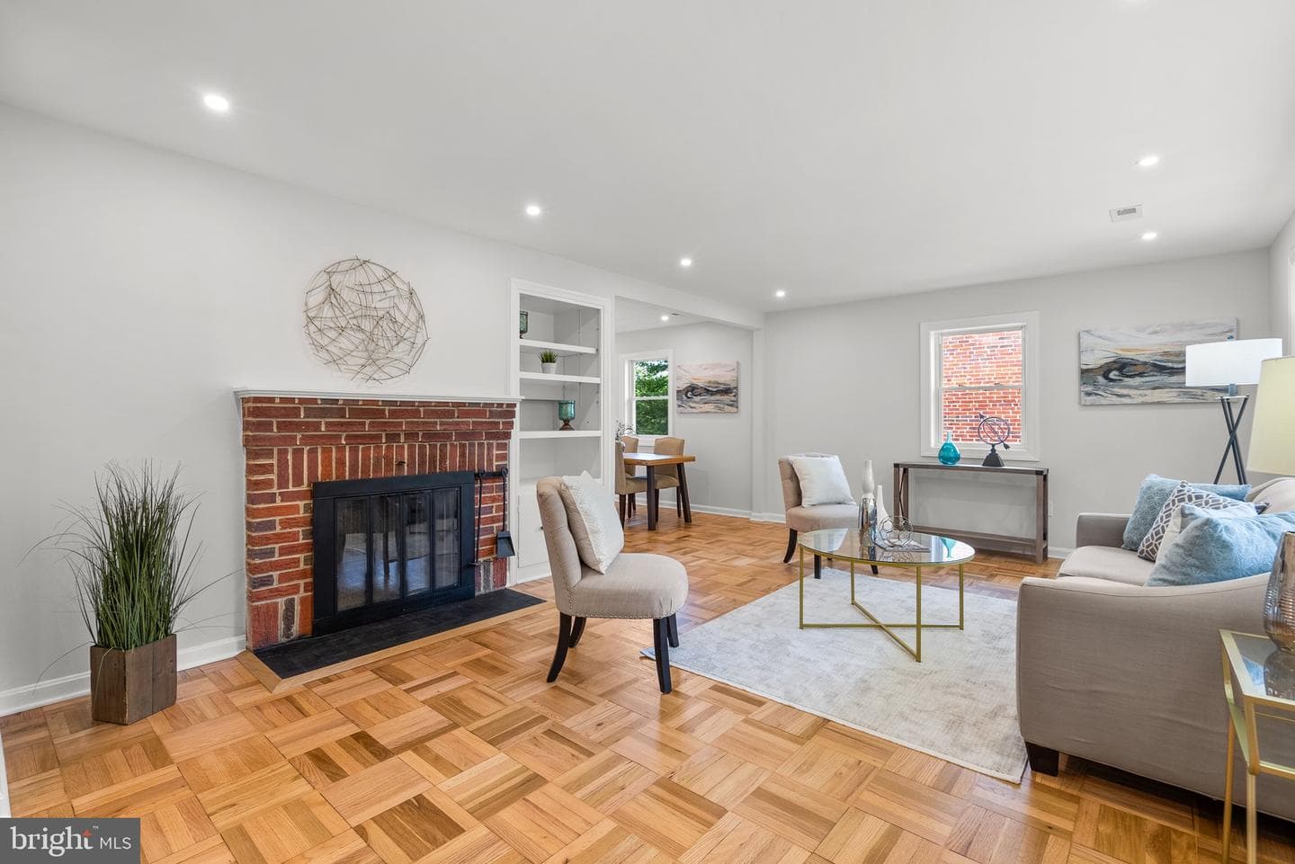2413 Eccleston Street photo 4