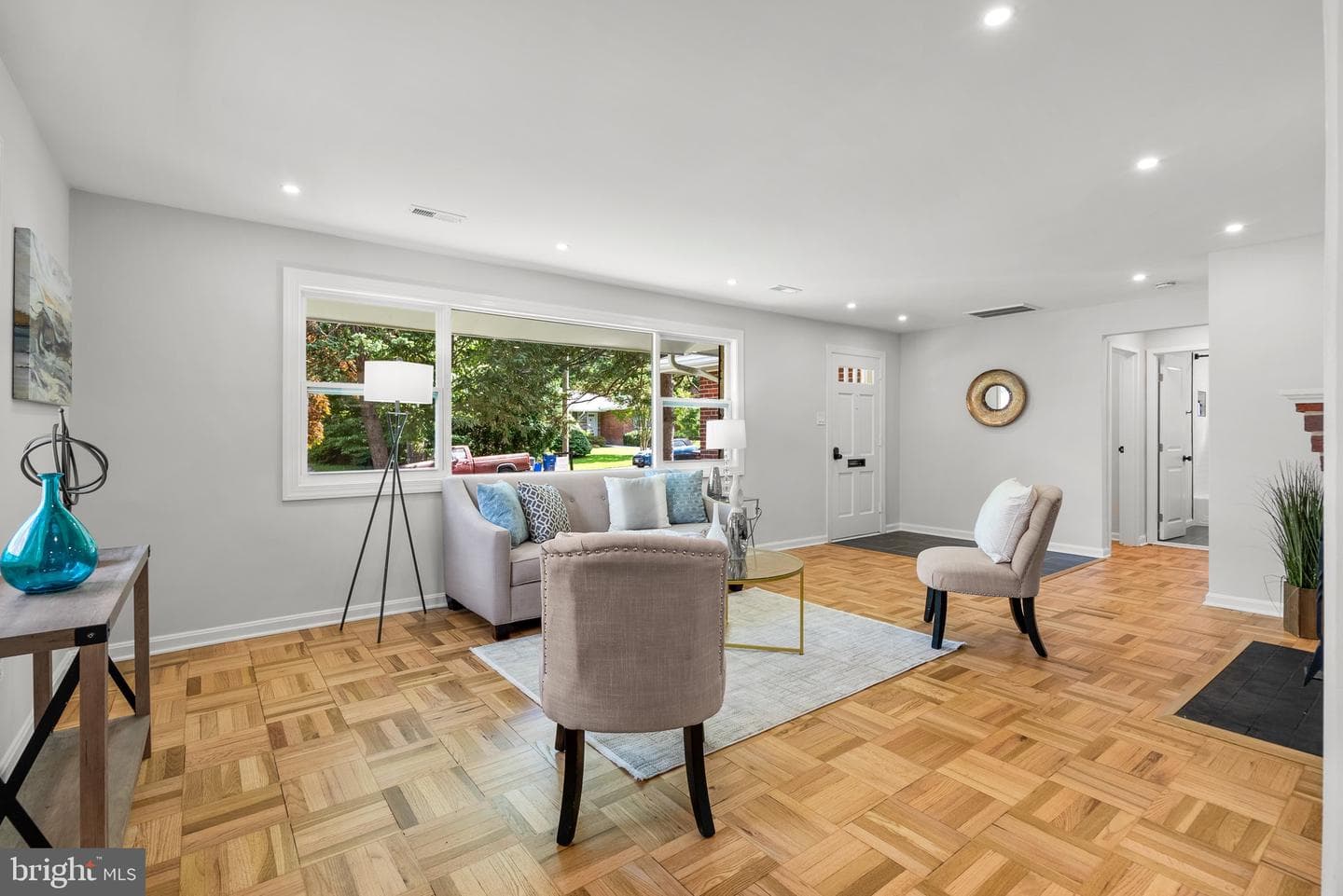 2413 Eccleston Street photo 6