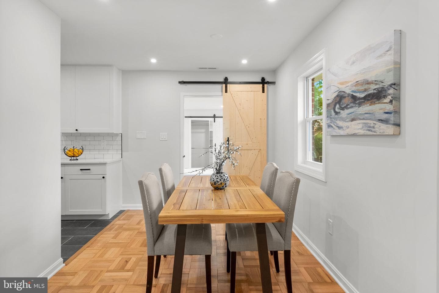 2413 Eccleston Street photo 8