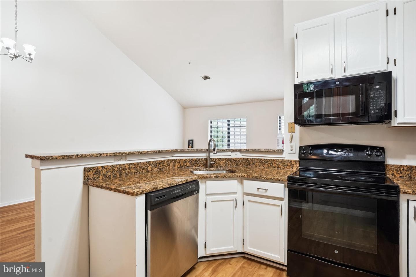 3471 Hewitt Avenue #106 photo 14