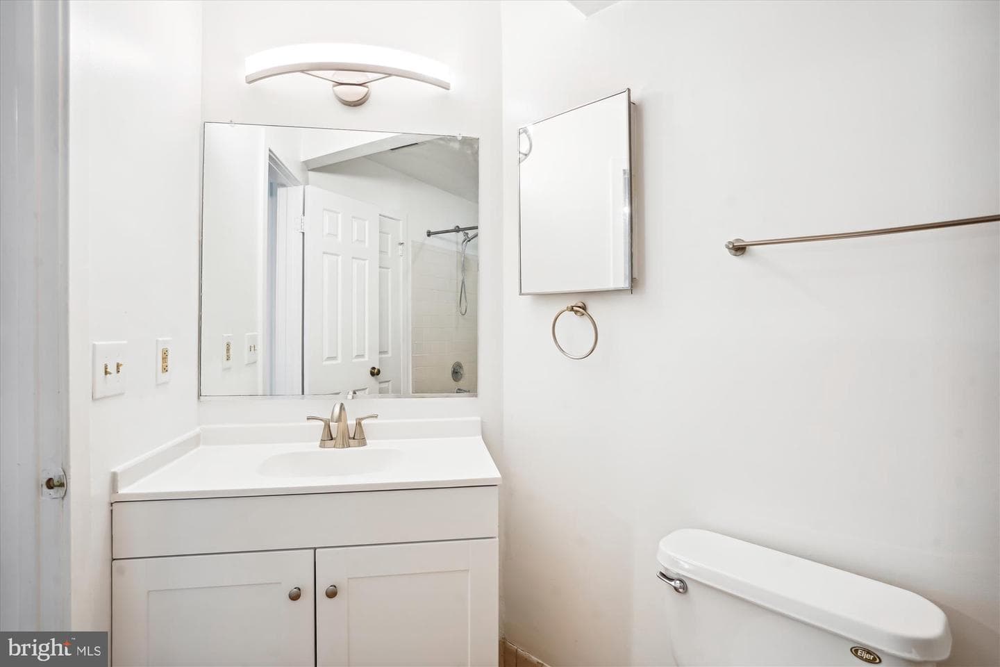 3471 Hewitt Avenue #106 photo 22