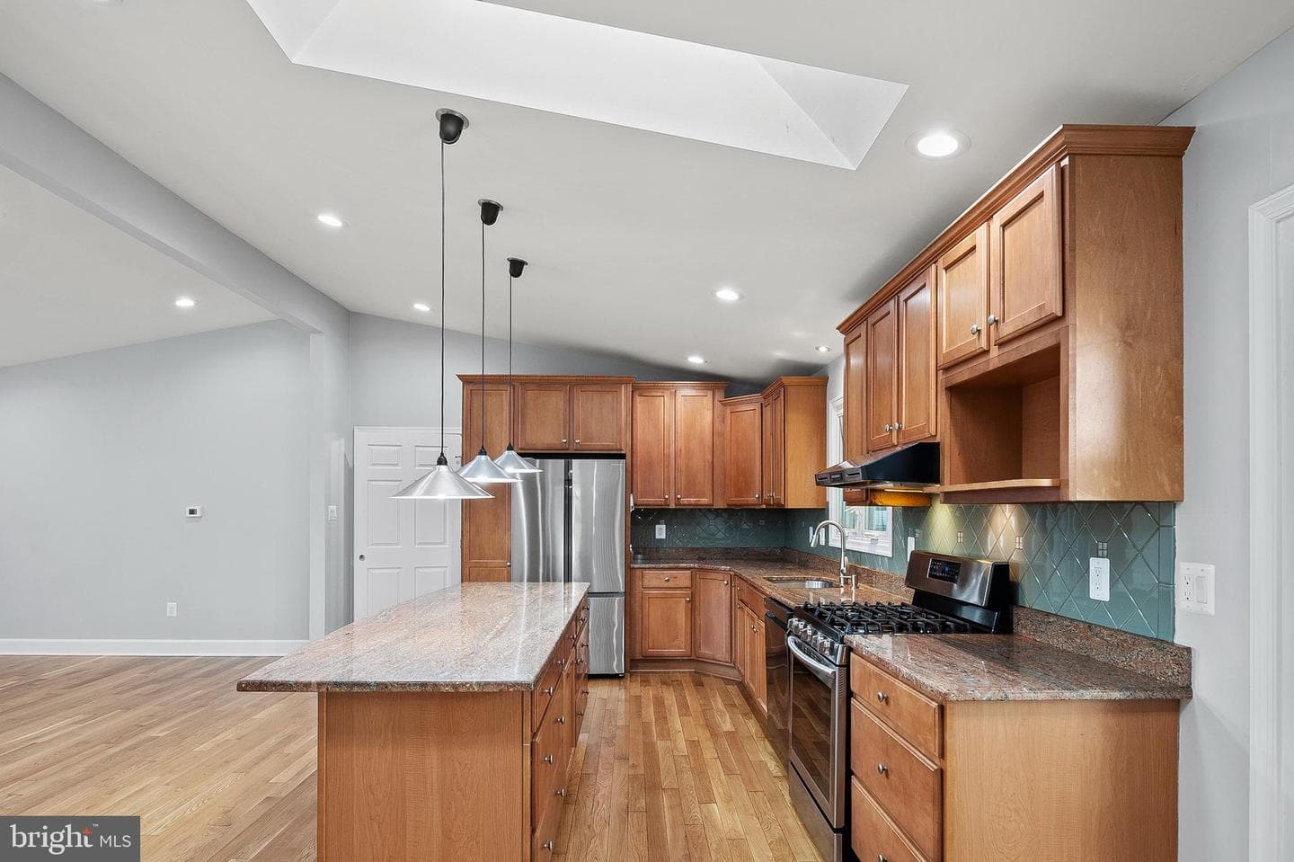 1704 Hopefield Road photo 11