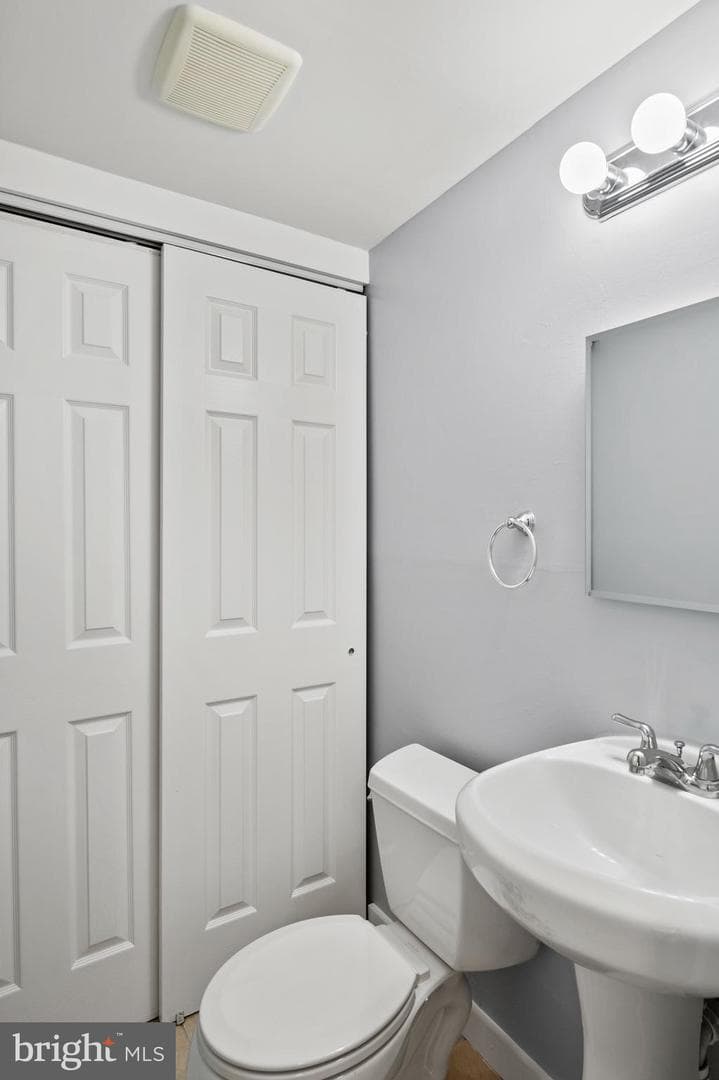 1704 Hopefield Road photo 20