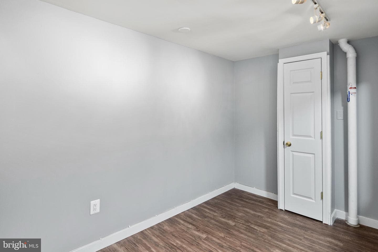1704 Hopefield Road photo 26