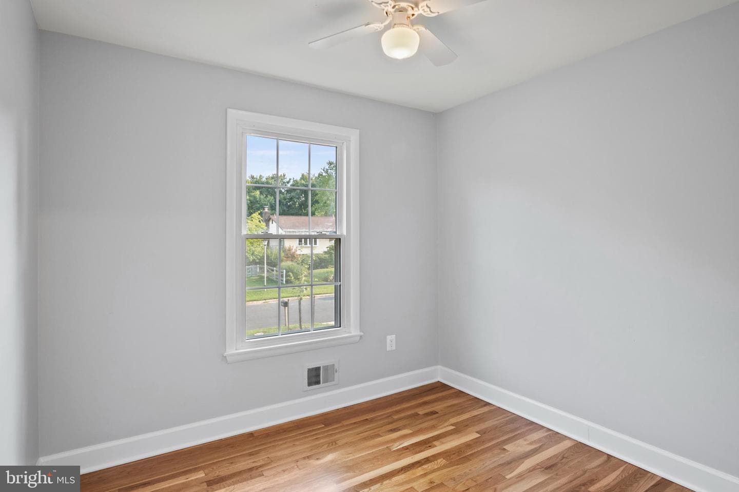 1704 Hopefield Road photo 36
