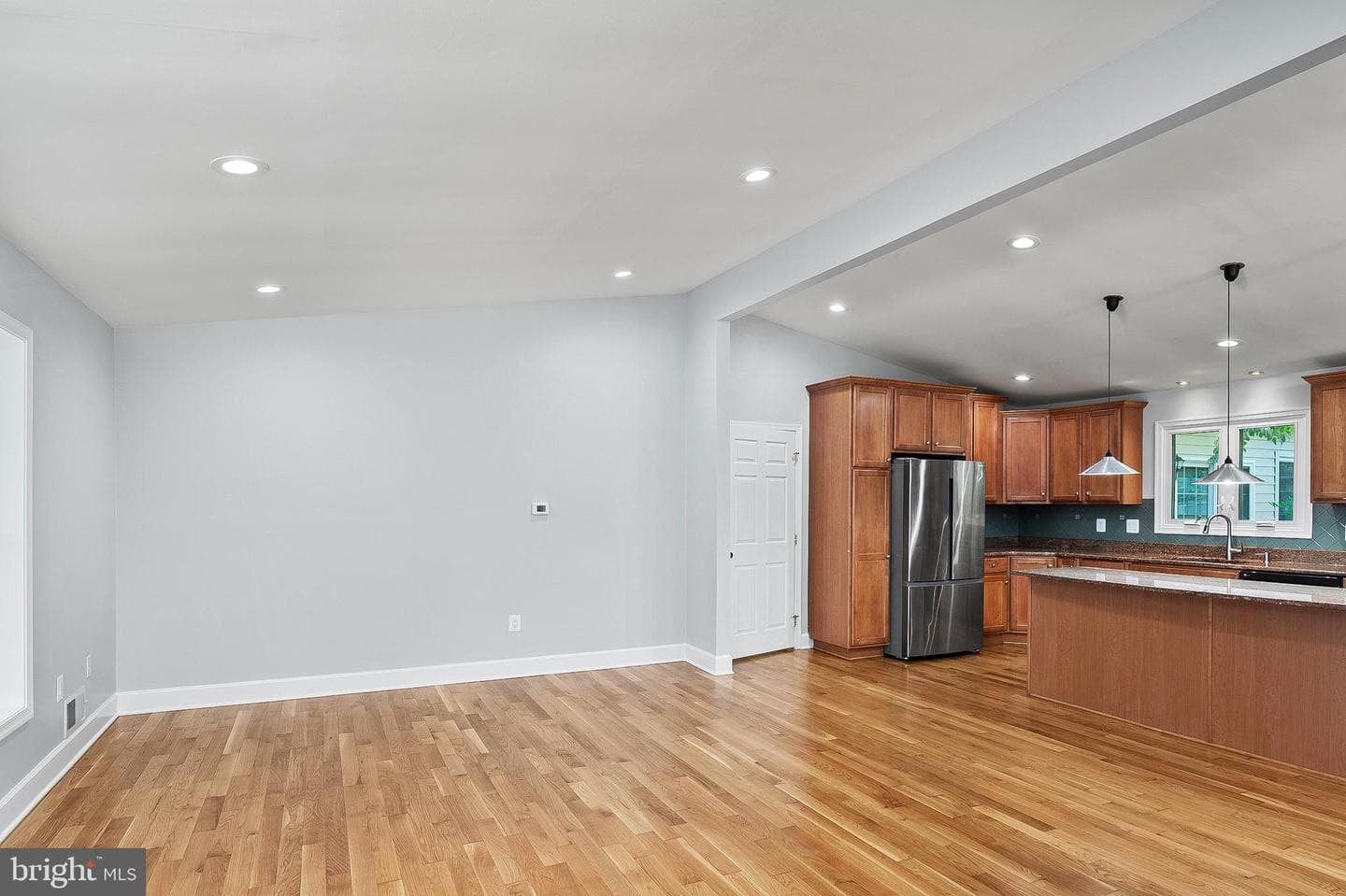1704 Hopefield Road photo 7