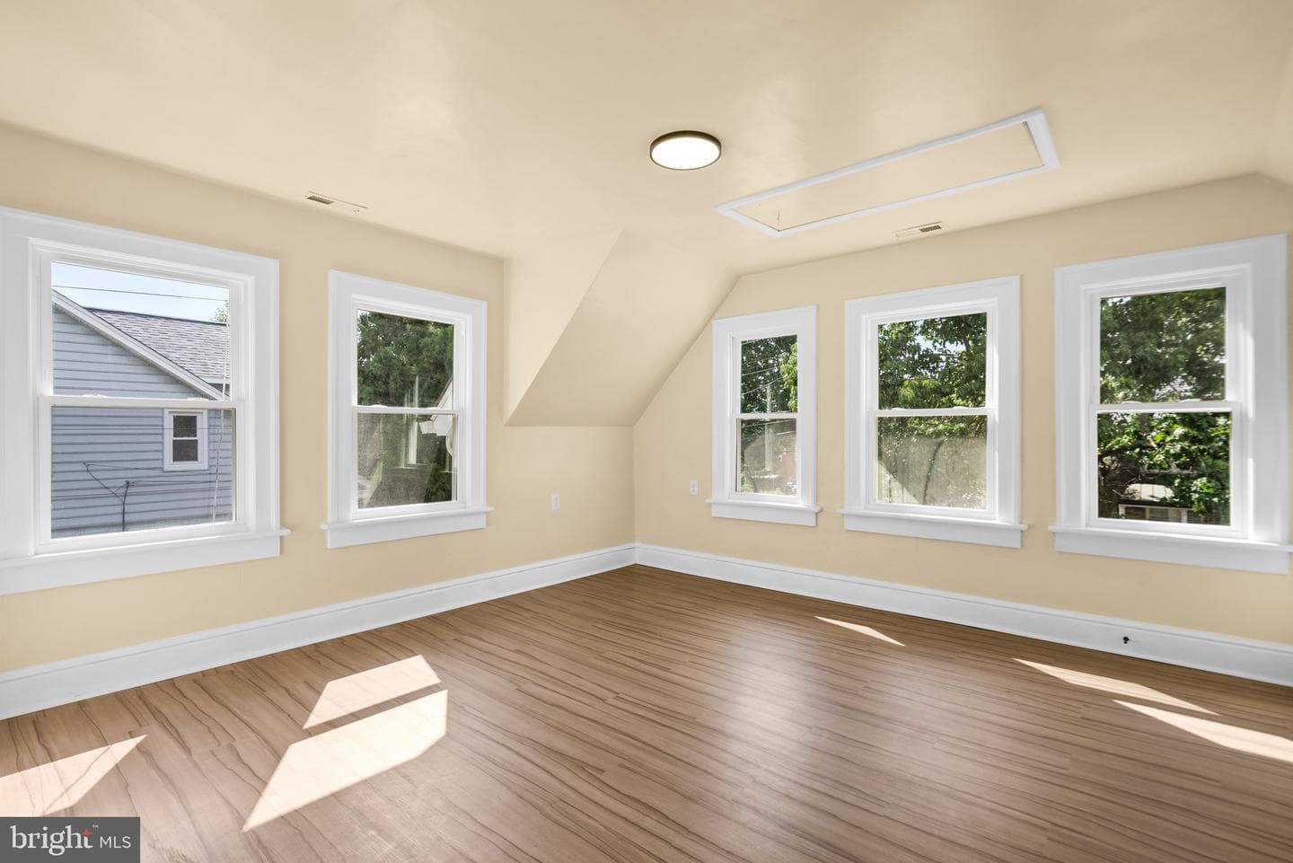 27 Maryland Avenue photo 24