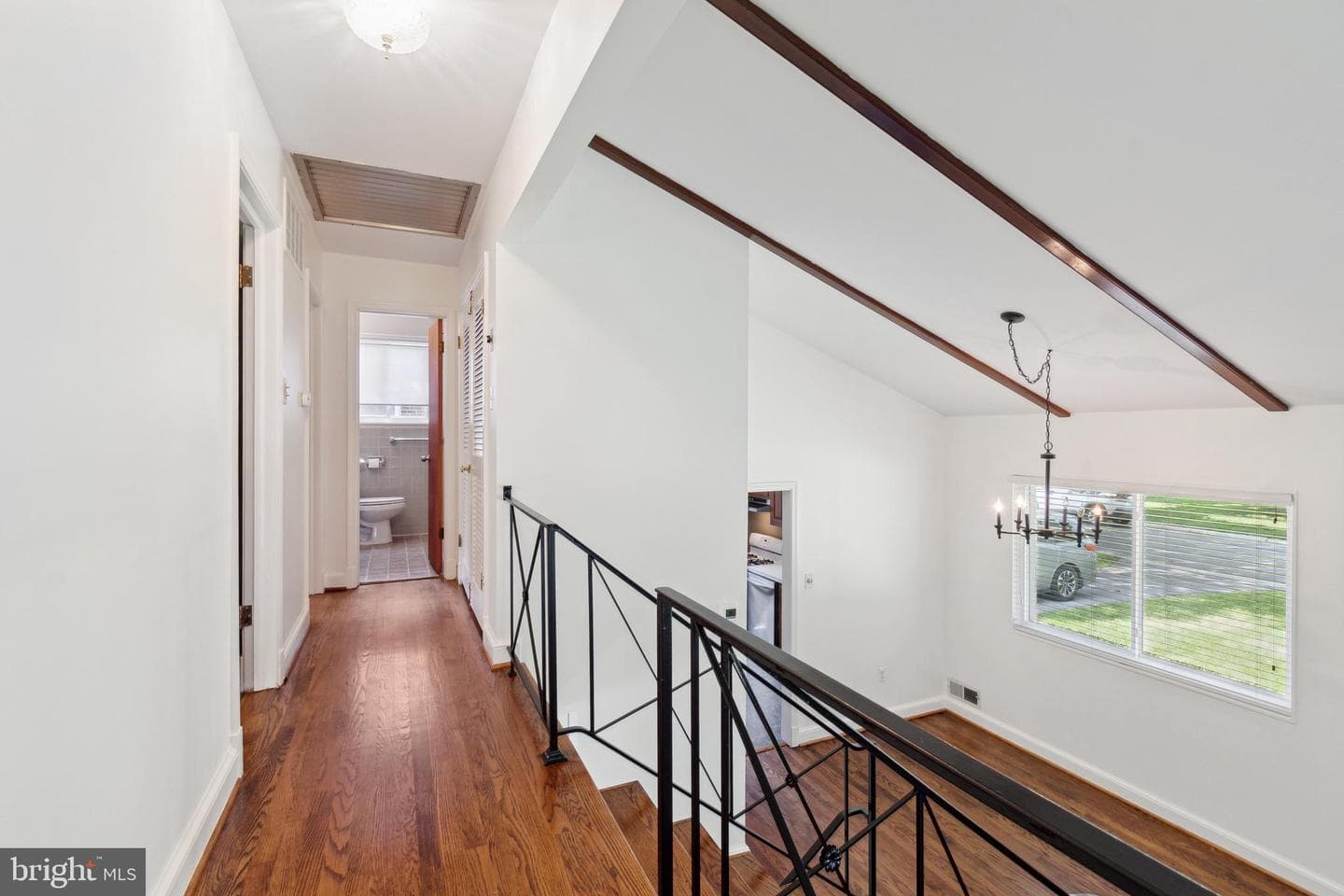 10117 Renfrew Road photo 10