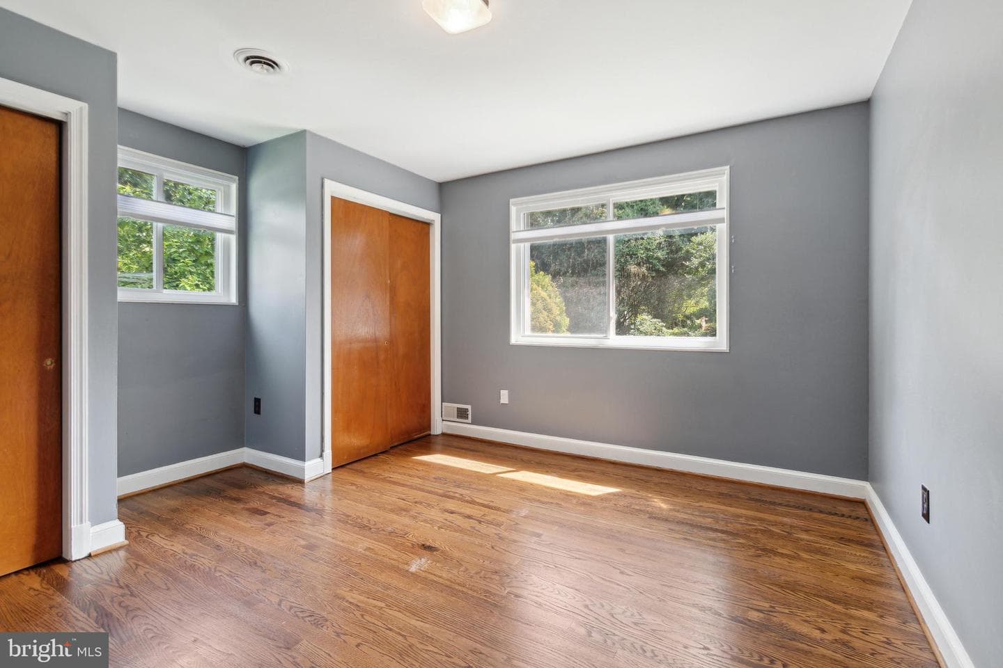 10117 Renfrew Road photo 11