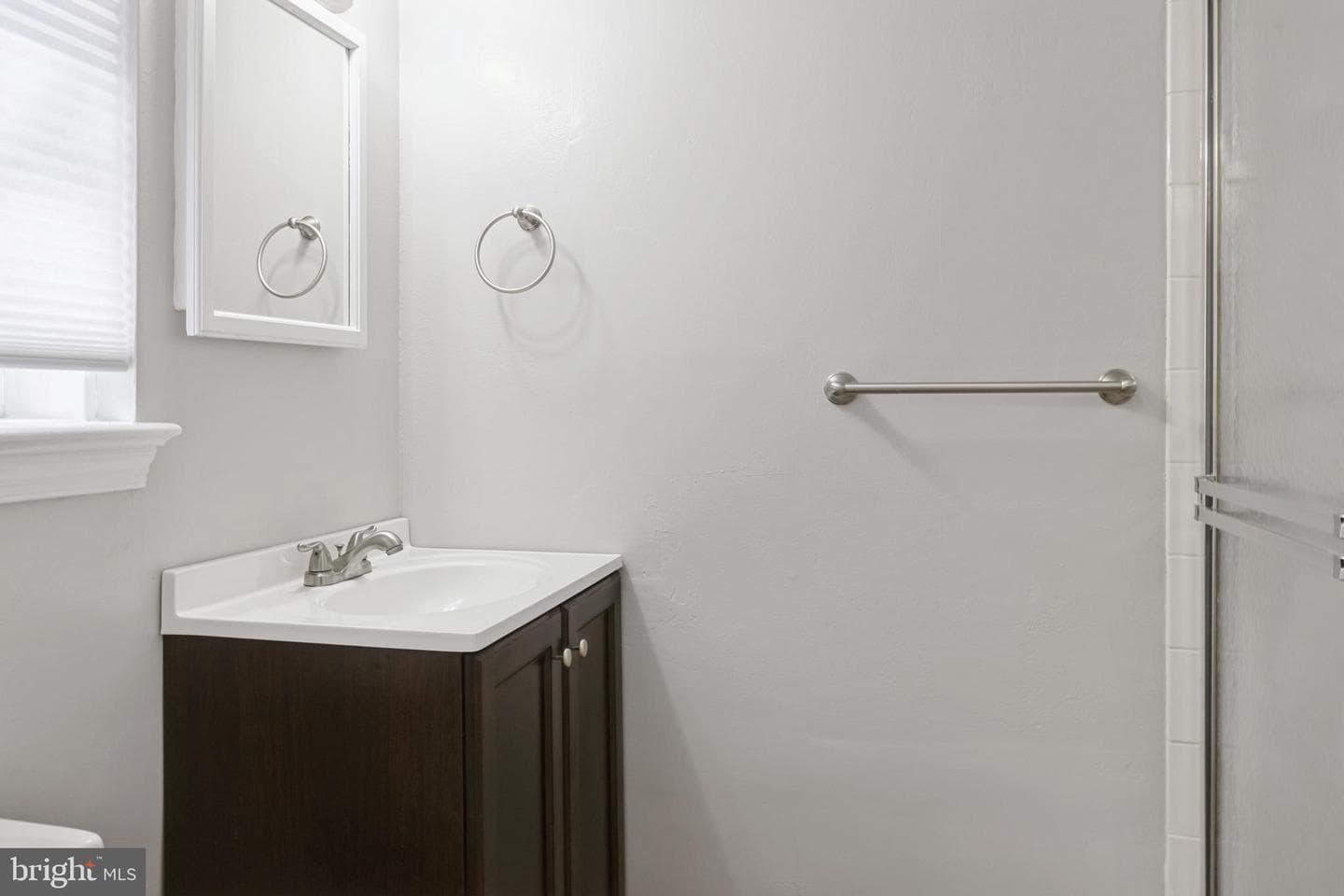 10117 Renfrew Road photo 20