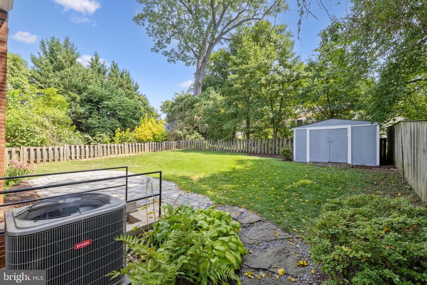 10117 Renfrew Road photo 22