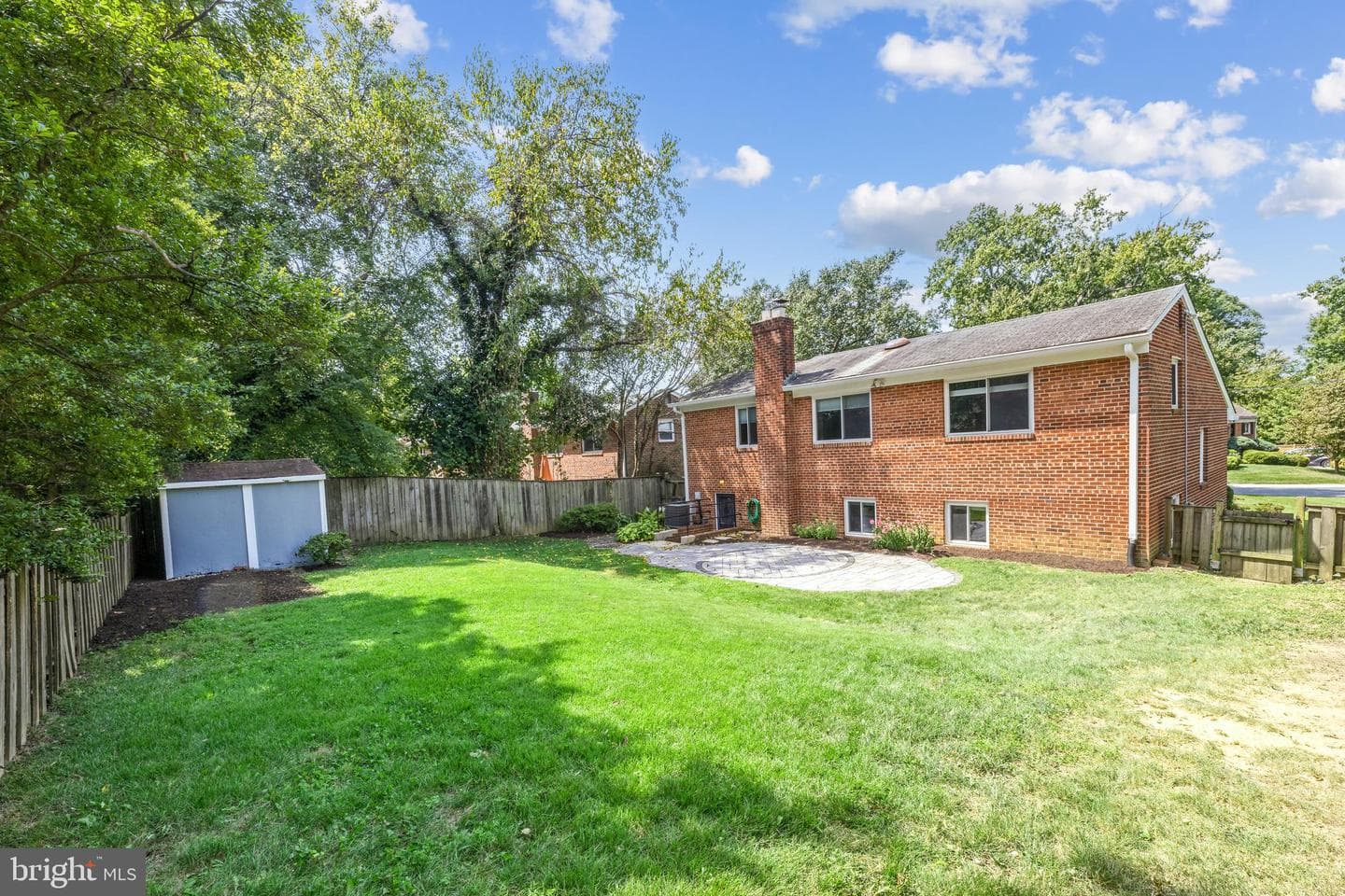 10117 Renfrew Road photo 23