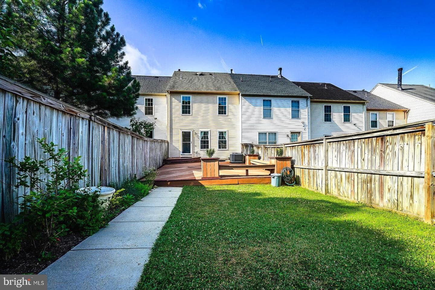 16807 Centerfield Way photo 2