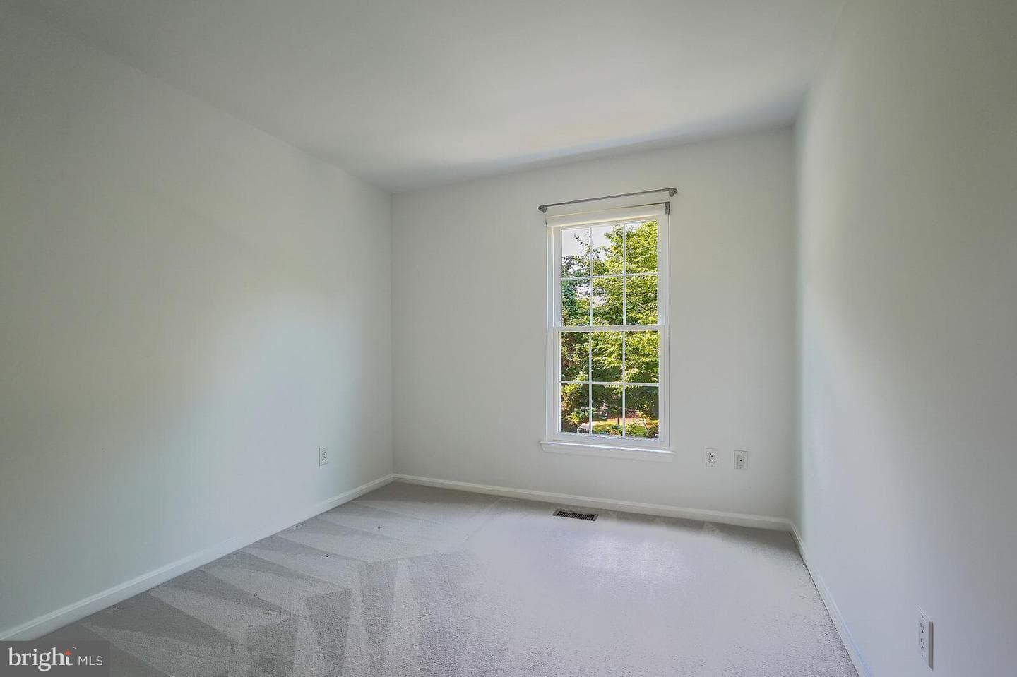 16807 Centerfield Way photo 21