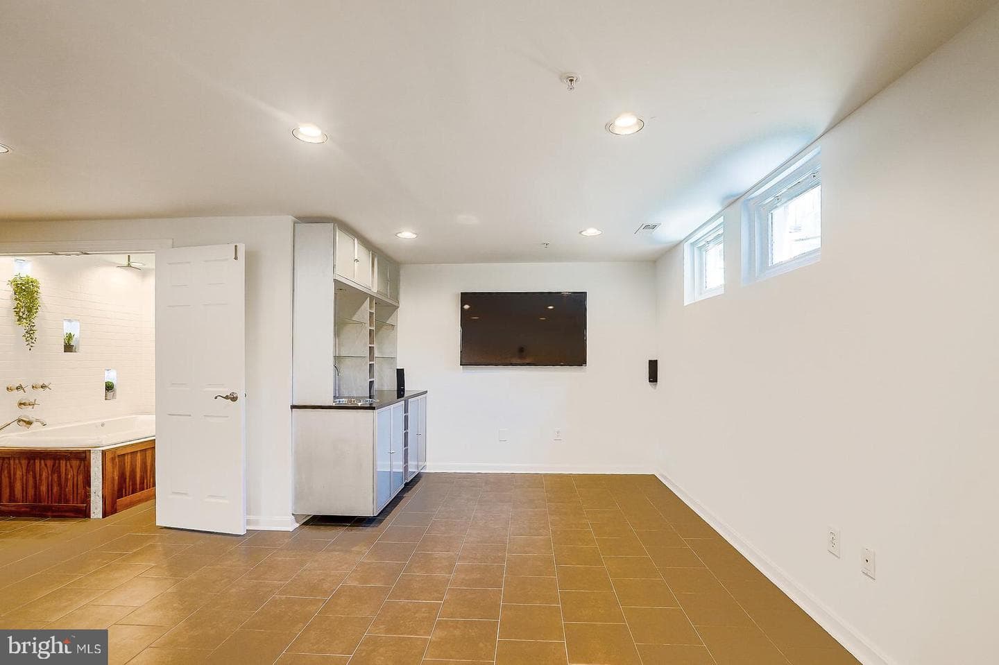 16807 Centerfield Way photo 28