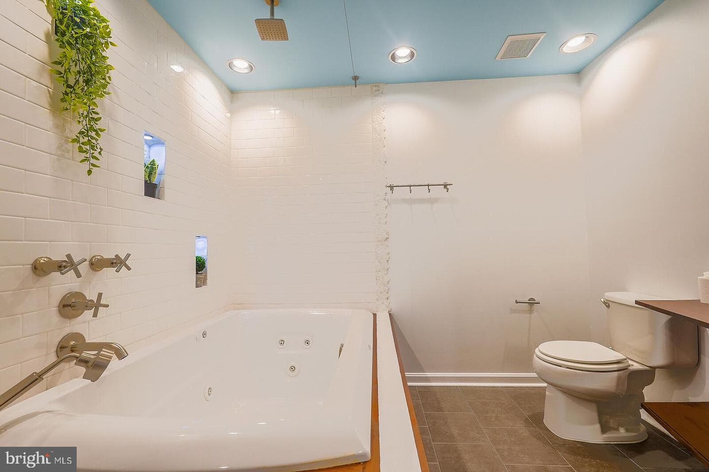16807 Centerfield Way photo 33