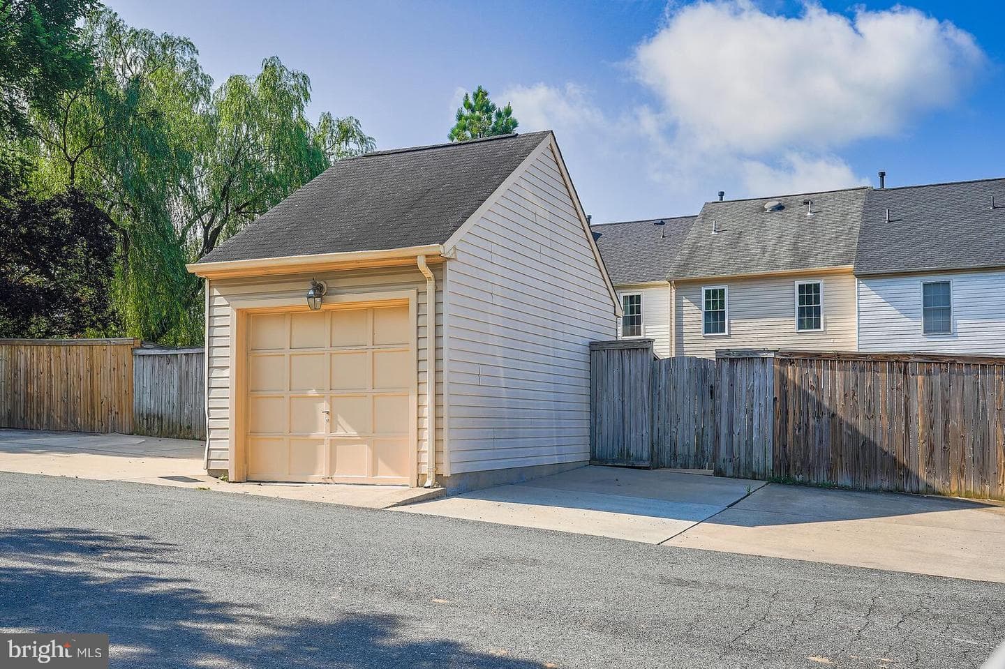 16807 Centerfield Way photo 44