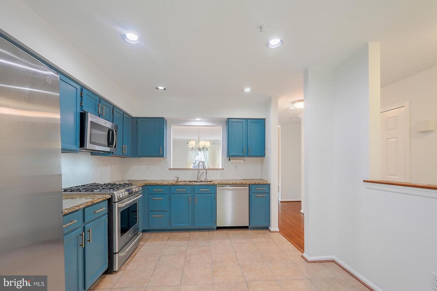 16807 Centerfield Way photo 7