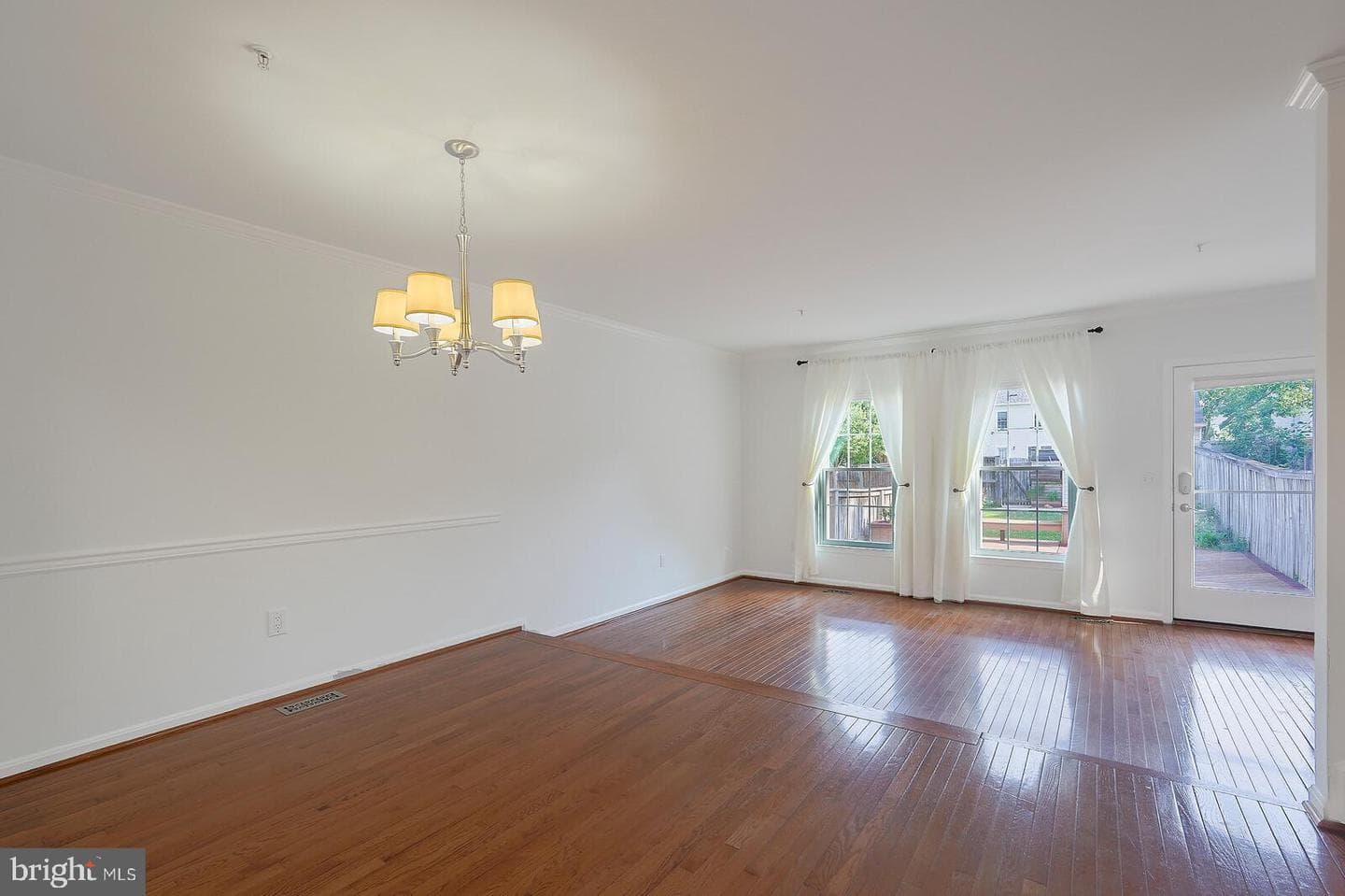 16807 Centerfield Way photo 9