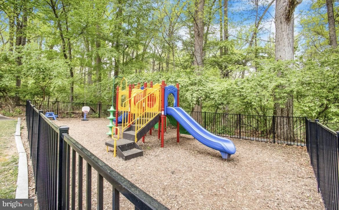 10402 Montrose Avenue #202 photo 27