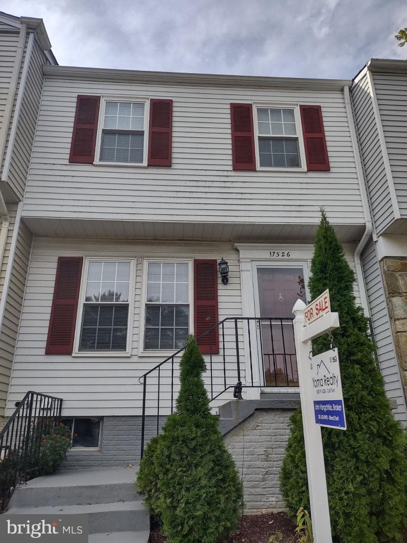 17526 Sabrina Terrace photo 2