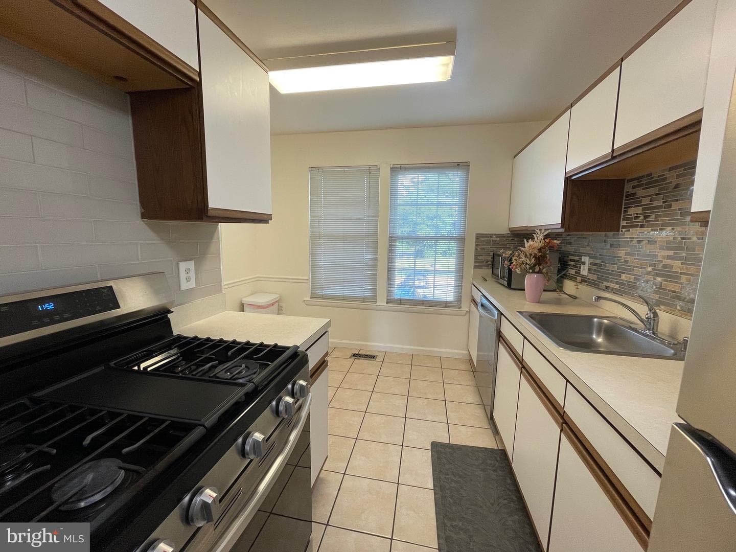 17526 Sabrina Terrace photo 3