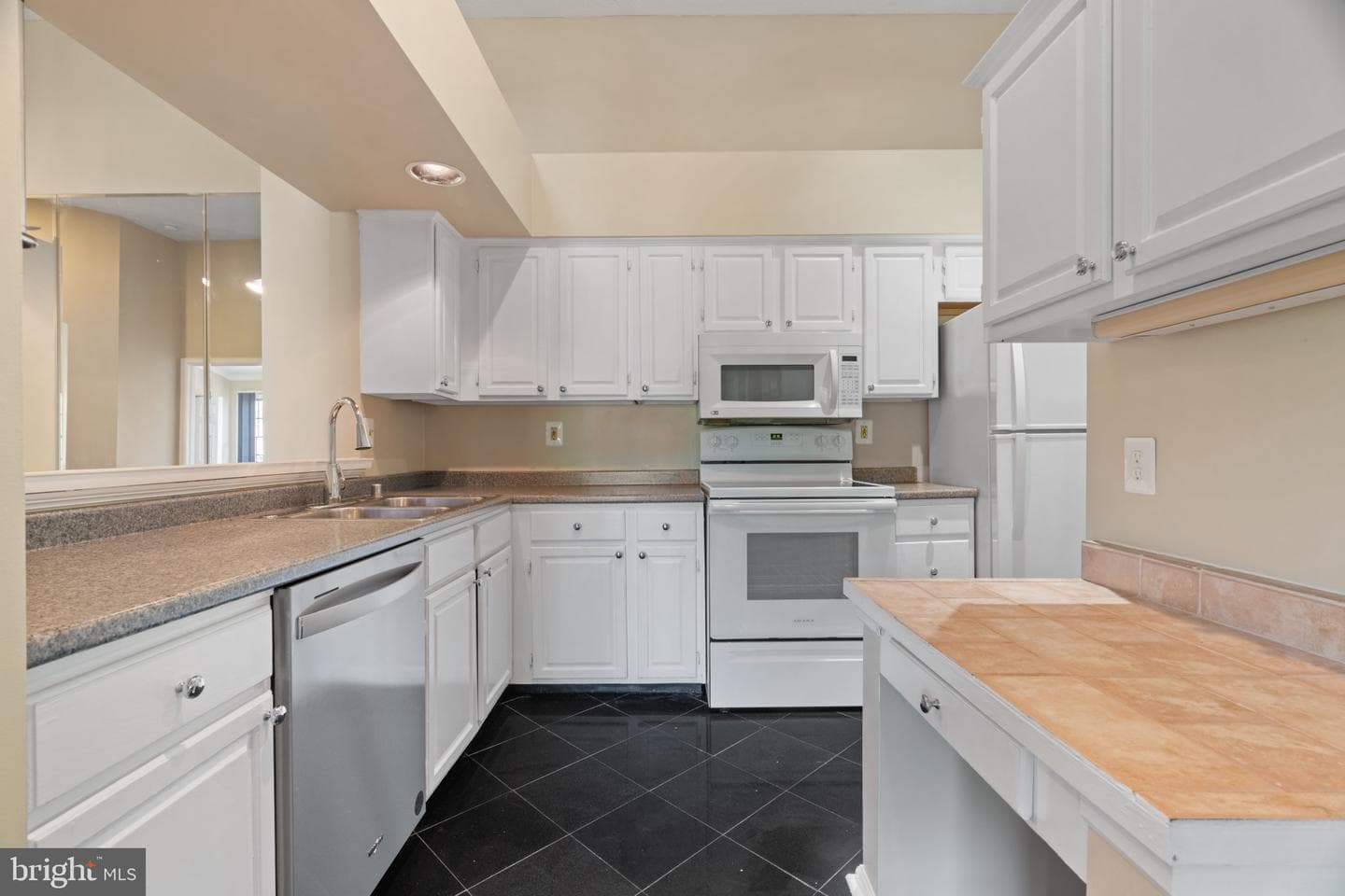 12200 Eagles Nest Court #m photo 9