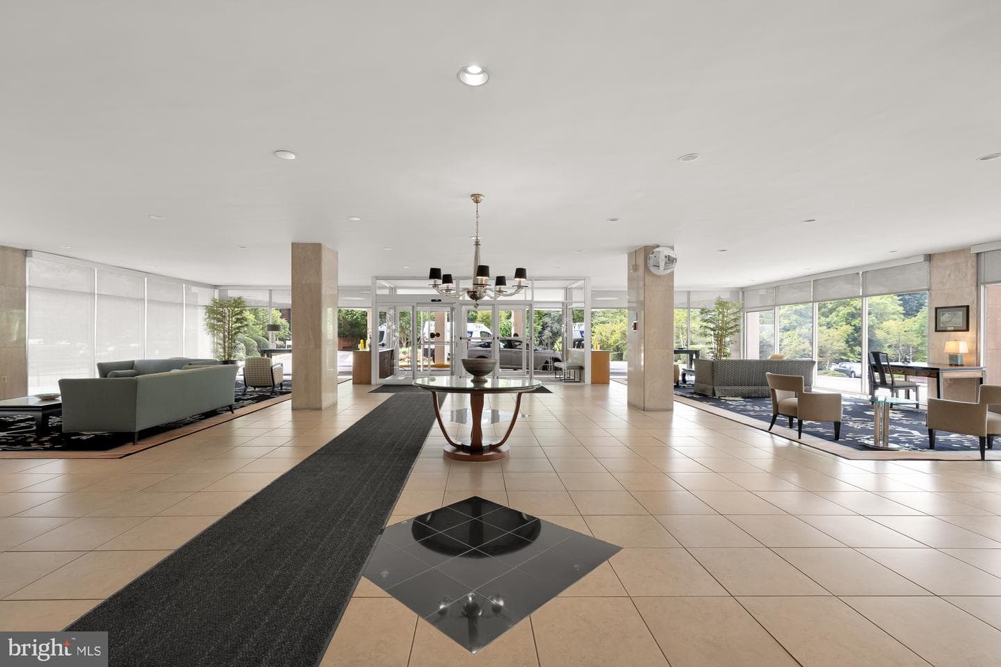 10401 Grosvenor Place #907 photo 5
