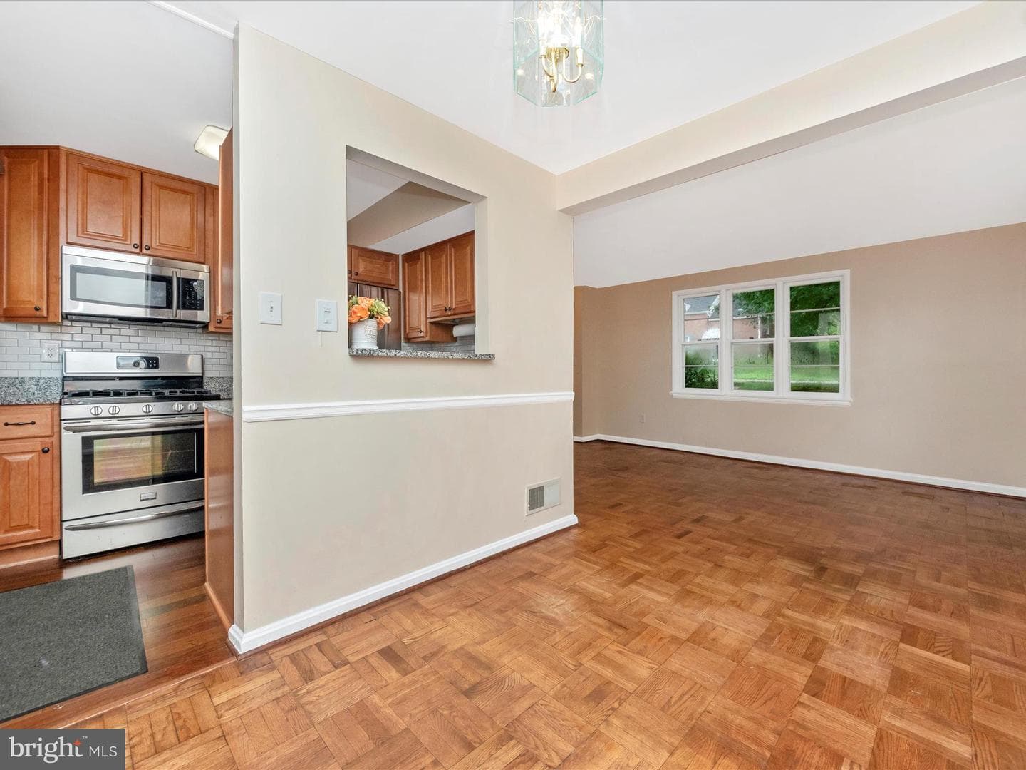 1027 Carson Street photo 11