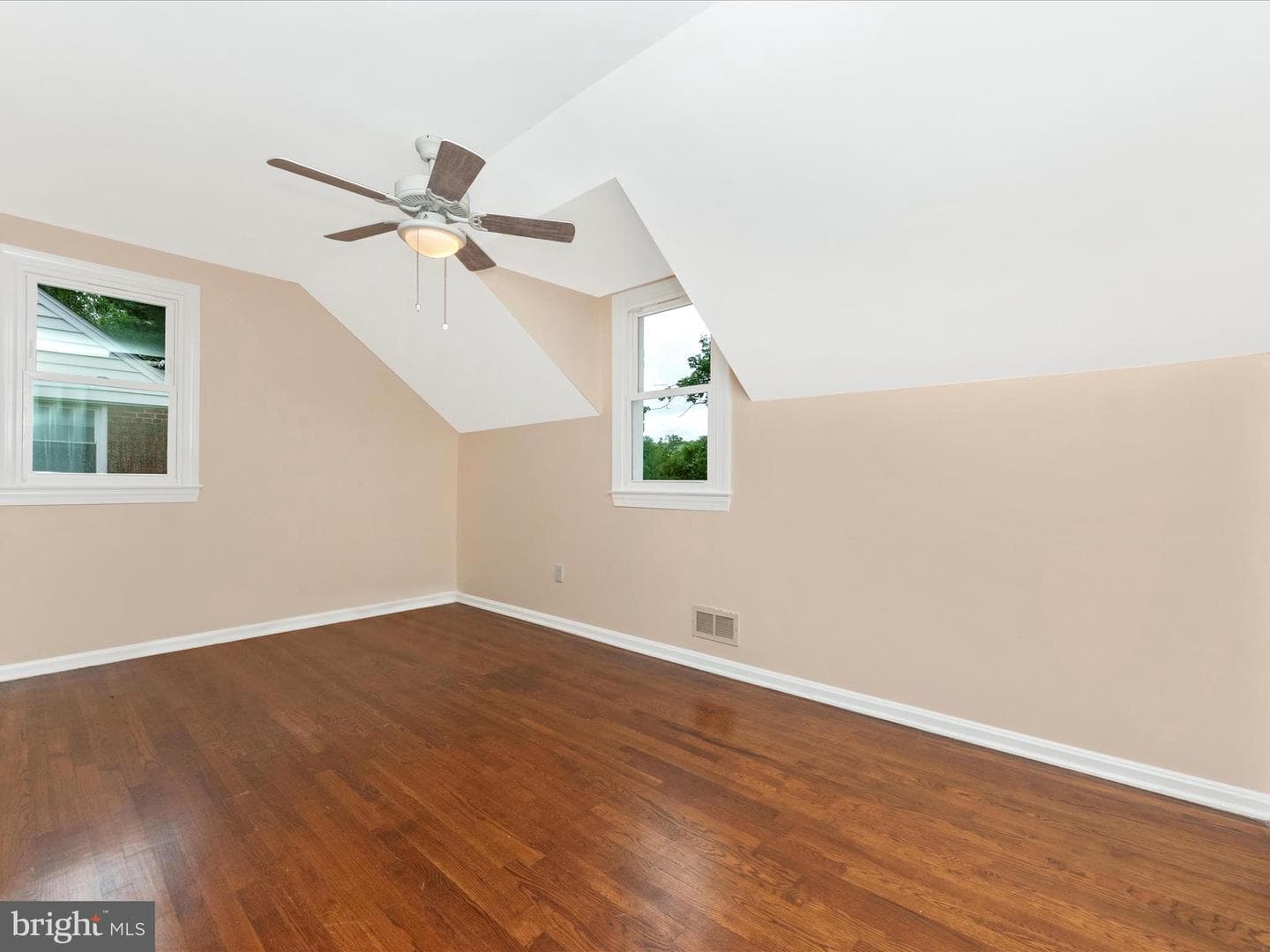 1027 Carson Street photo 20