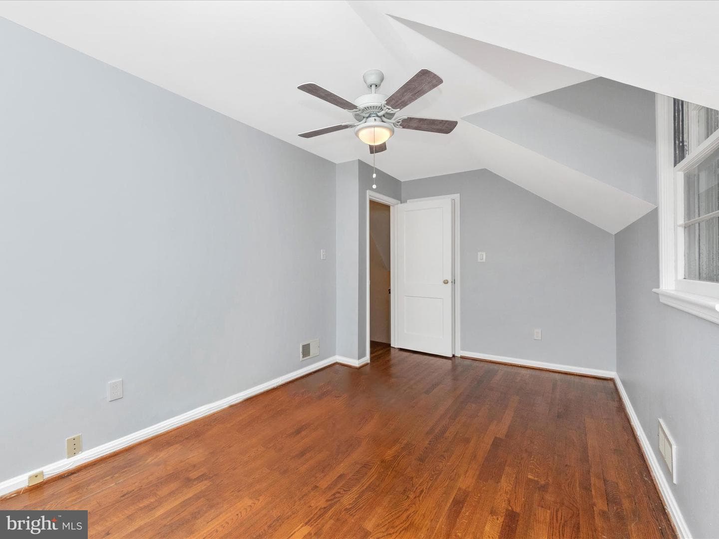 1027 Carson Street photo 28