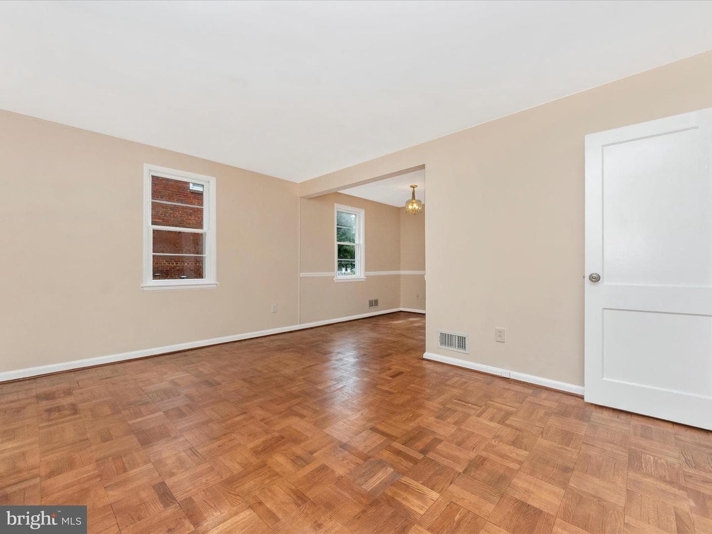 1027 Carson Street photo 5