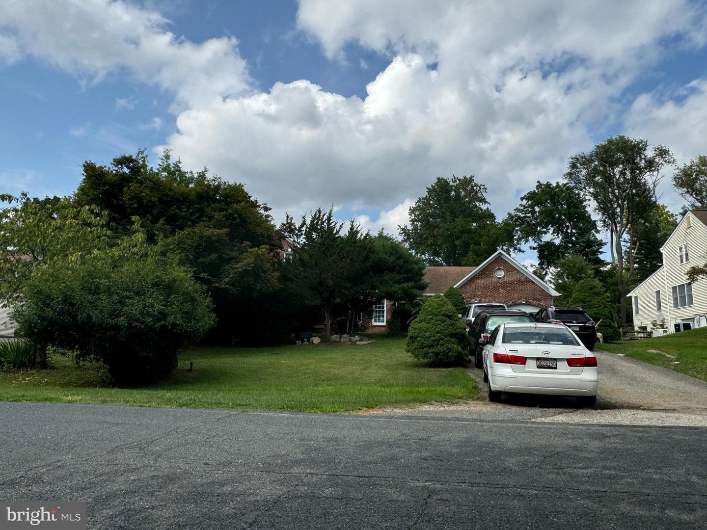 325 Hammonton Place photo 4