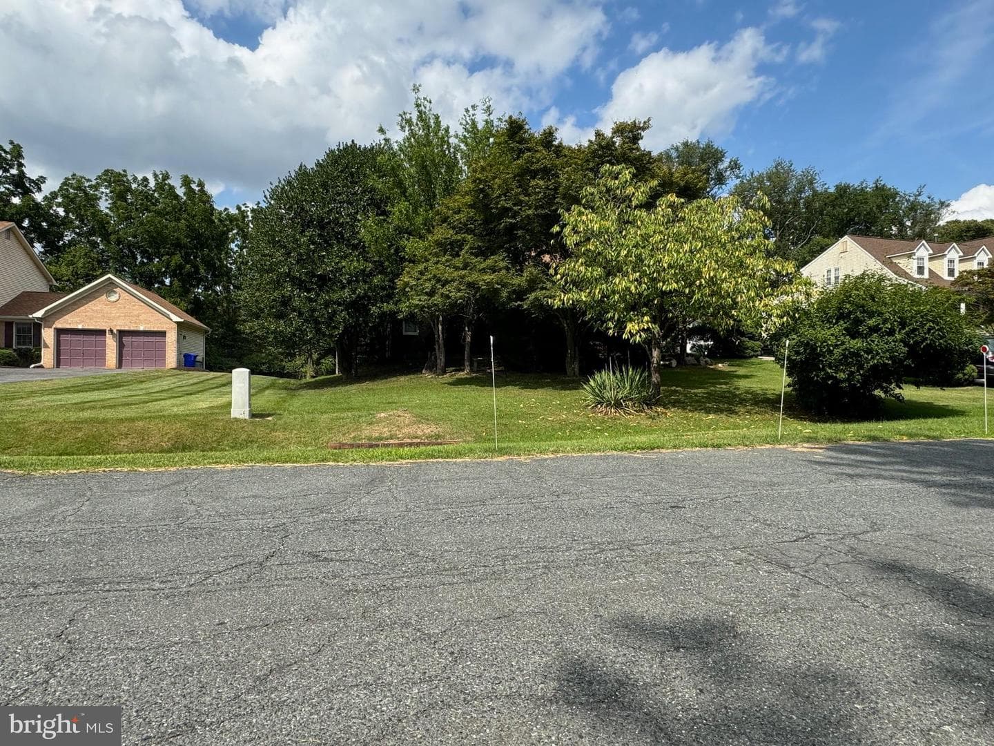 325 Hammonton Place photo 5