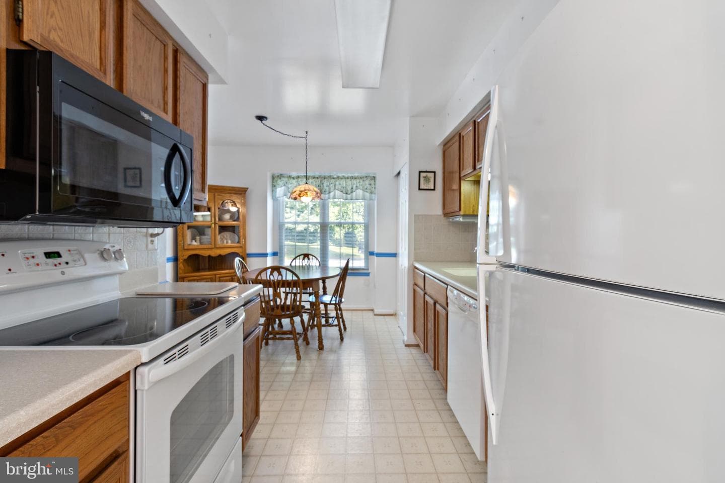 19119 Broadwater Way photo 5