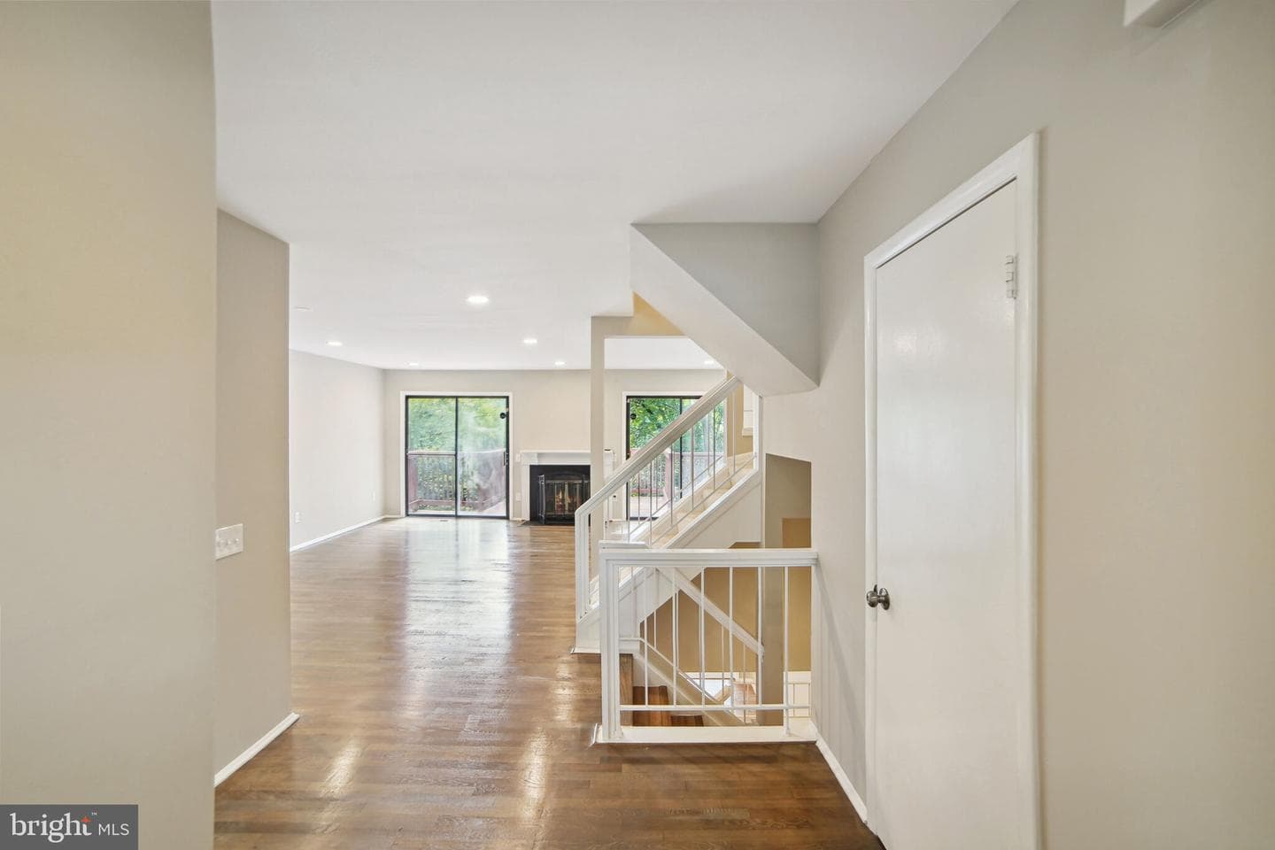 18514 Eagles Roost Drive photo 2