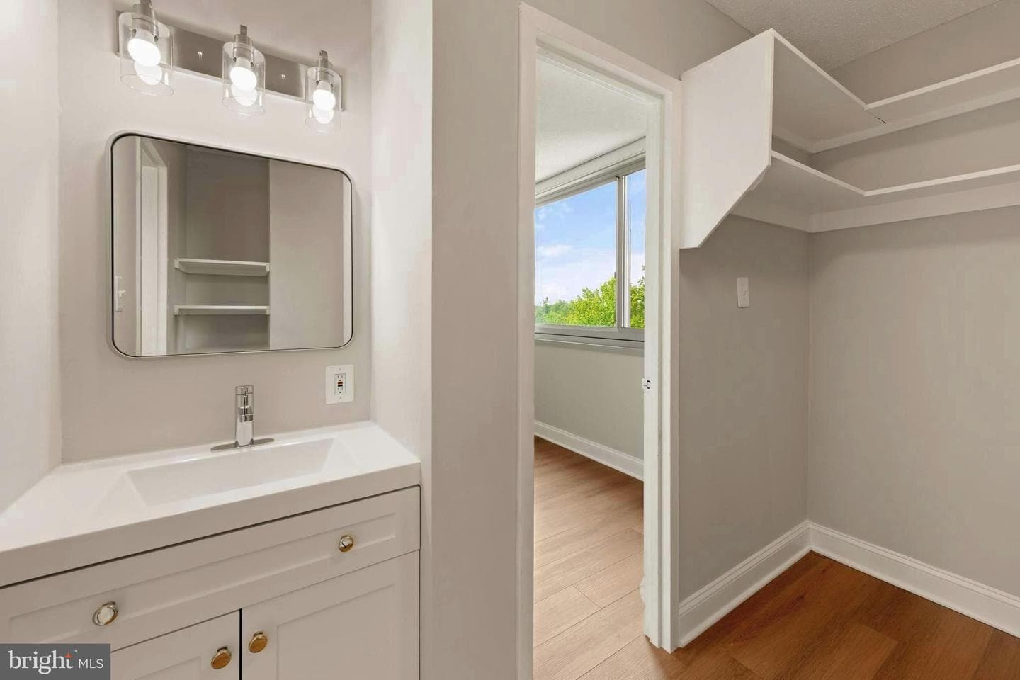 4601 N Park Avenue #807-G photo 8